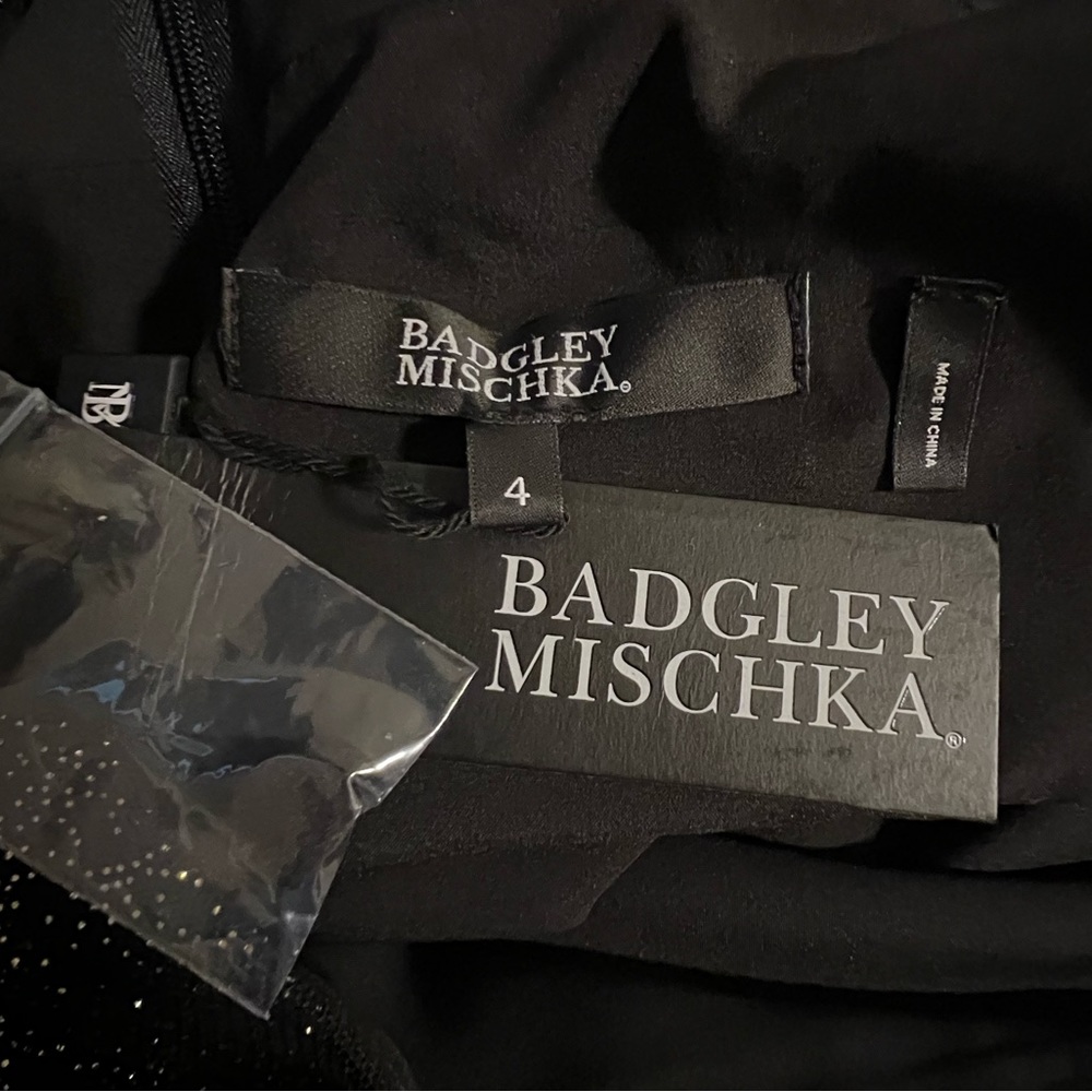 BADGLEY MISCHKA.NWT.Long Sleeve Crepe Sheath dress. Foiled Tulle Mesh Design.4 - Picture 16 of 16